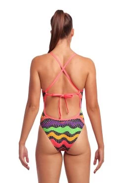 Funkita Damen Badeanzug Worm Burner Tie Me Tight 7 Funkita Damen Badeanzug Worm Burner Tie Me Tight -Schwimmausrüstung Funkita Damen Badeanzug Worm Burner Tie Me Tight 805 03